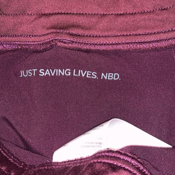 Gently Loved Zamora Style Jogger Scrub Pants Technical Collection by FIGS - Picture 10 of 12